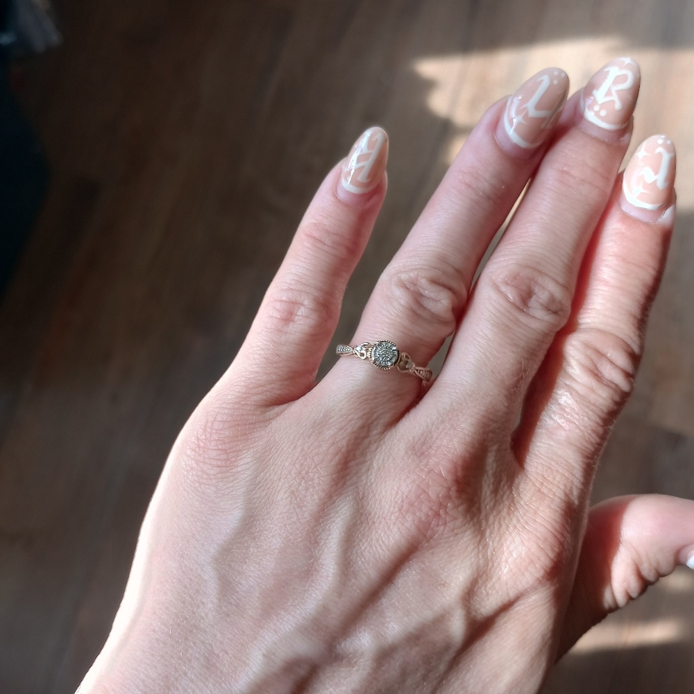 Gold ring - Picture 2 of 3